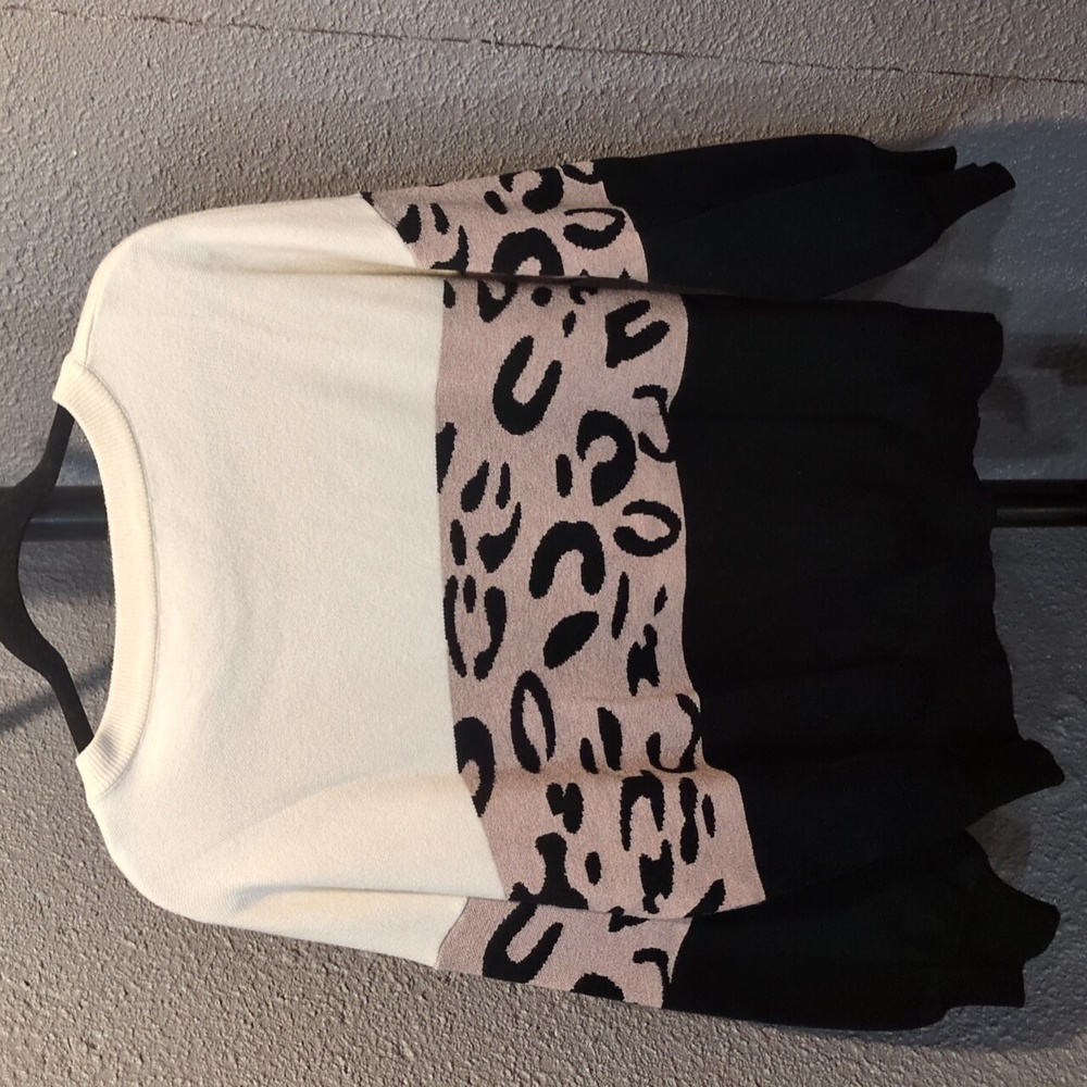 Patterned Sweater - Picture 3 of 4